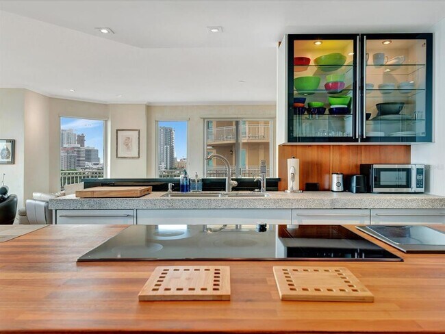 Building Photo - 555 5th Ave NE