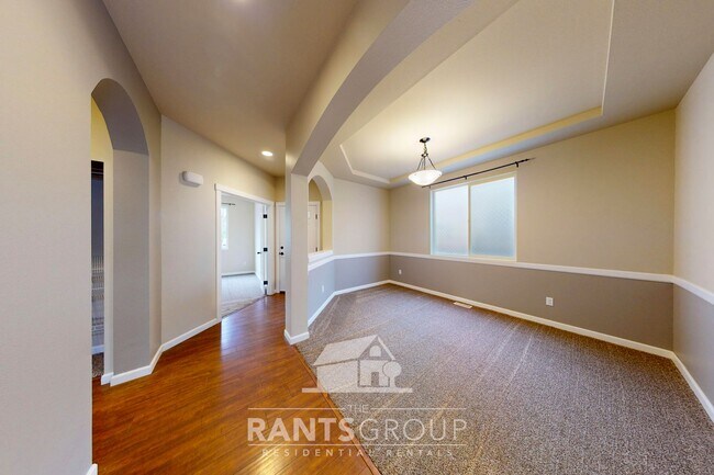Building Photo - Gorgeous 4 Bed/2.5 Bath Pet-Free Home in Horizon Pointe!