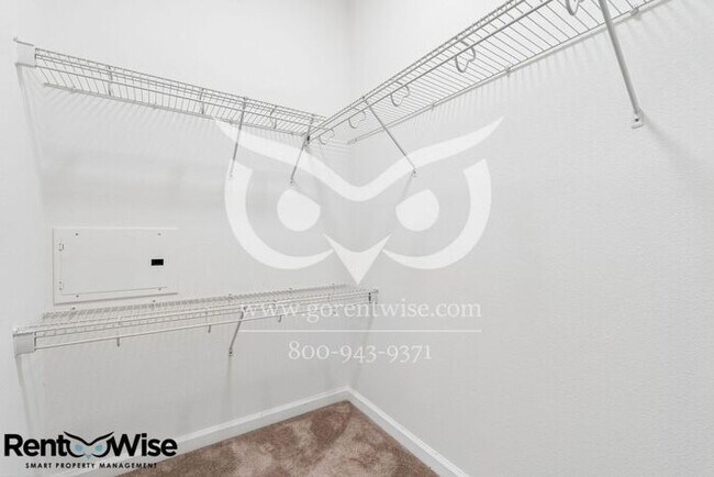 Building Photo - 401 Crescent Ct