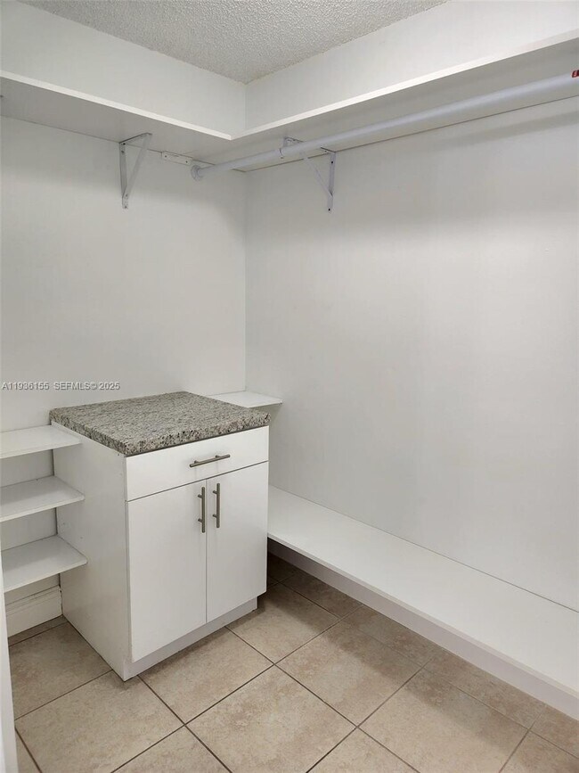 Building Photo - 10315 NW 9th St Cir