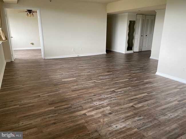 Building Photo - 3713 S George Mason Dr