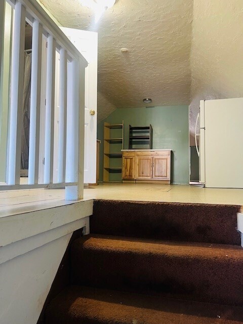 Building Photo - 316 Sutton St