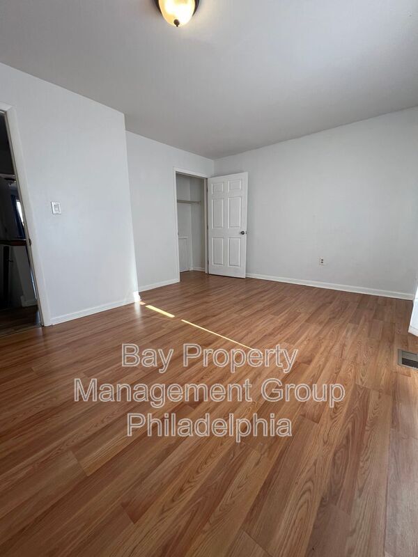 Building Photo - 1610 W Diamond St