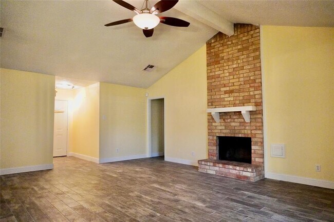 Building Photo - 10519 Sagetrail Dr