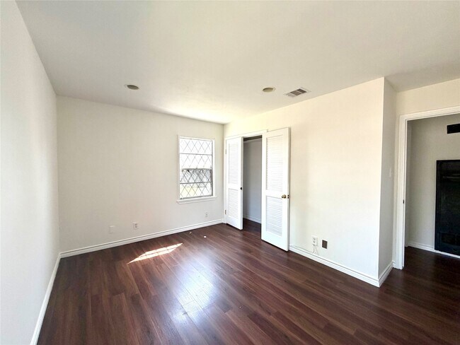 Building Photo - 5422 Timber Creek Dr