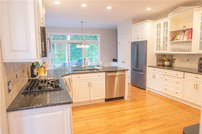 Building Photo - 52 Meadow Cove Rd