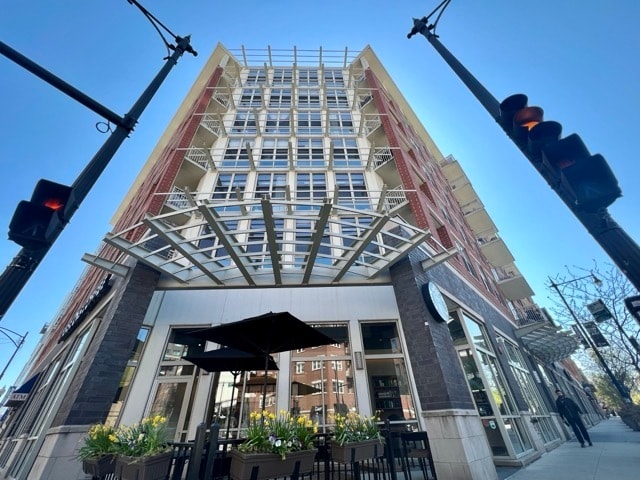 Building Photo - 1001 W Madison St