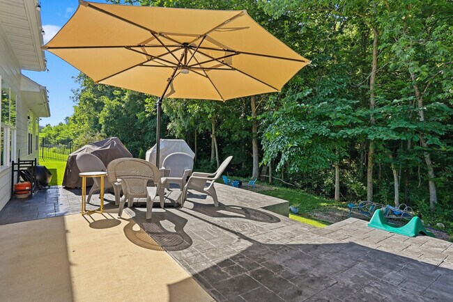 Building Photo - 2404 Baxley Dr