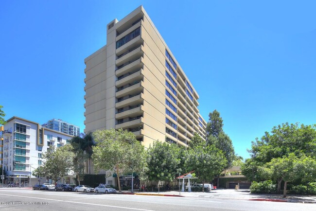 Building Photo - 600 W 9th St