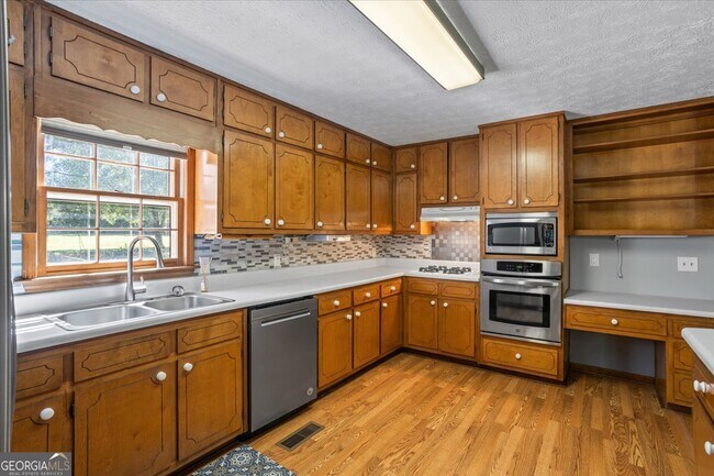 Building Photo - 3929 Lenora Church Rd