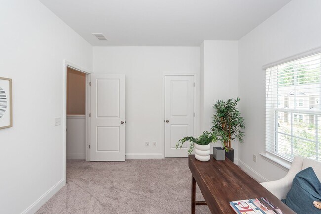 Building Photo - 3 Bedroom, 2.5 Bathroom Townhome in Twin Rivers - Wando