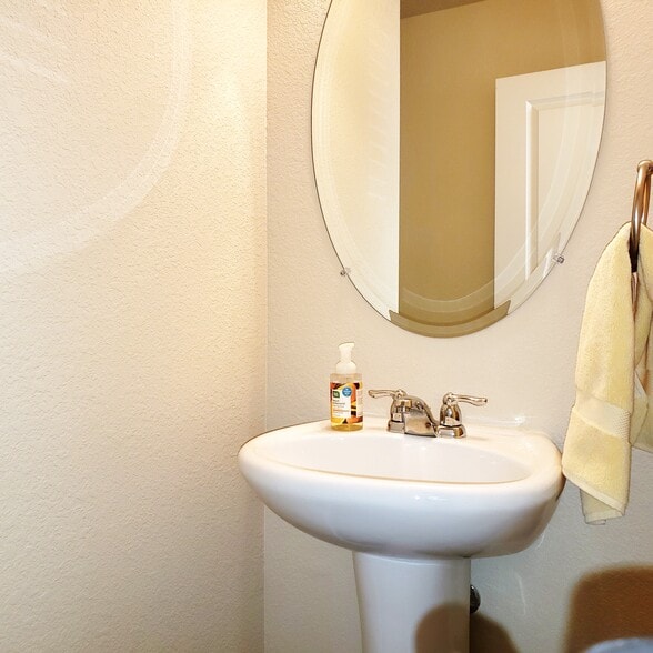 Half bath - 10314 Bellwether Ln