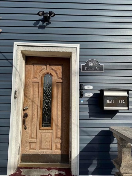 Building Photo - 1902 Palisade Ave