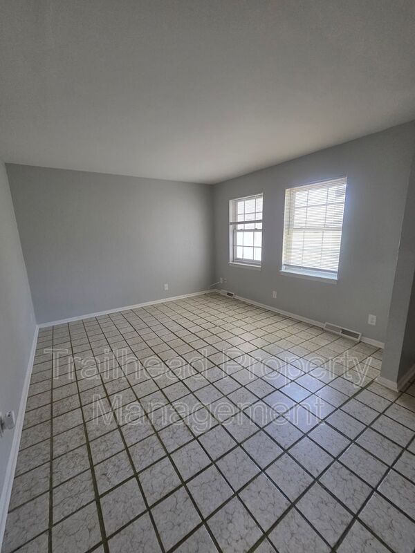 Building Photo - 6238 E 129 St