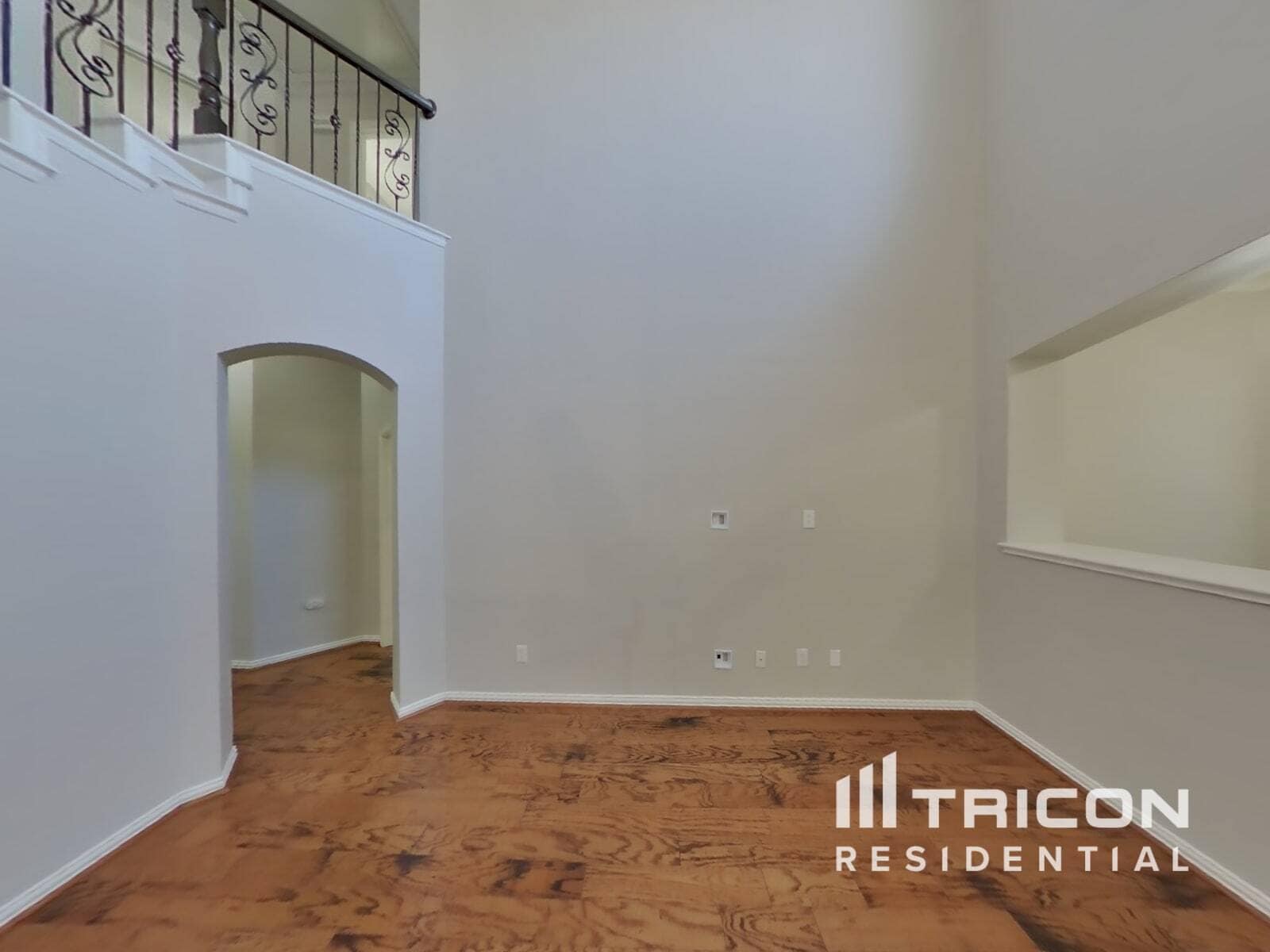 Building Photo - 2020 Hillcroft Dr