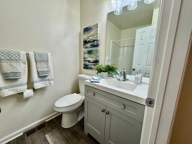 Building Photo - 3-Bedroom Townhome Ready NOW!! Completely ...