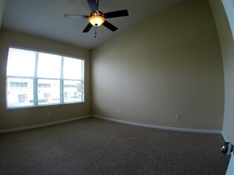 Building Photo - 4525 SW 52nd Cir