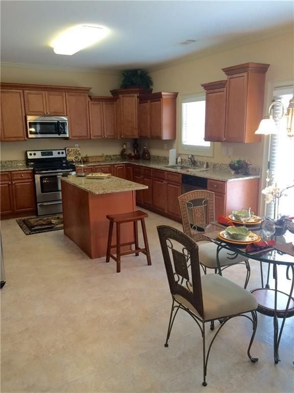 Building Photo - 718 Channel Ln