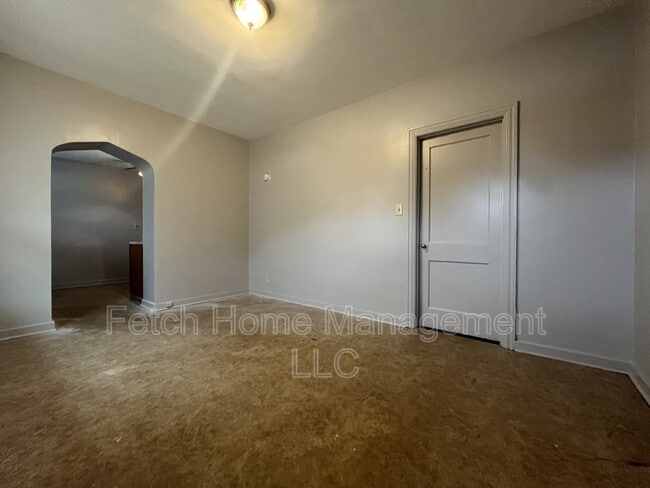 Building Photo - 412 New St