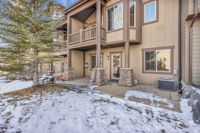 Building Photo - Canyon Links Townhome