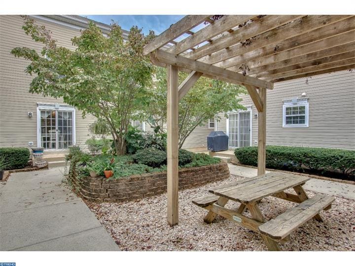 Building Photo - 407 Hosta Ct