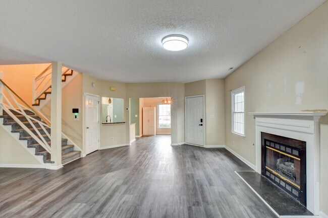 Building Photo - 922 Willow Point