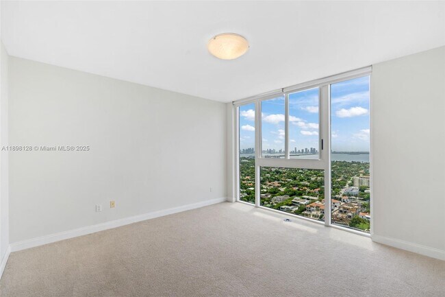 Building Photo - 4775 Collins Ave