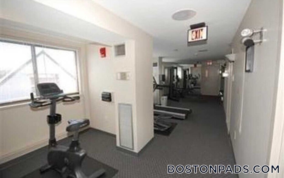 Building Photo - 1933 Commonwealth Ave