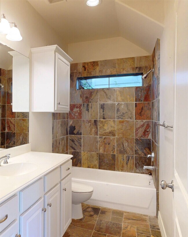 Building Photo - 5914 Center St