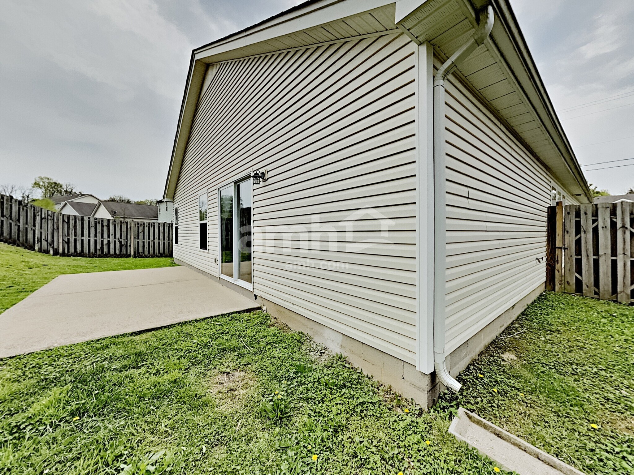 Building Photo - 3173 Hidden Creek Dr