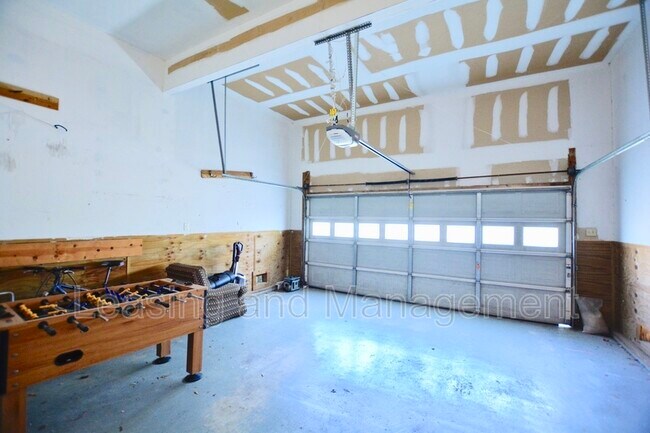 Building Photo - 813 Harbor Pl Dr
