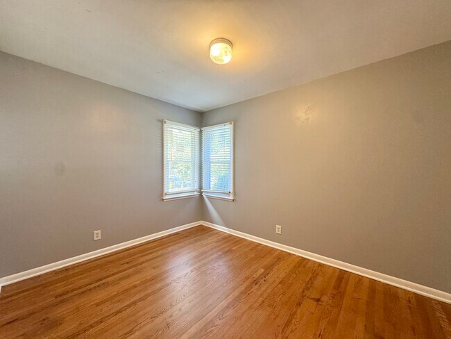 Building Photo - 4511 Virginia Ave