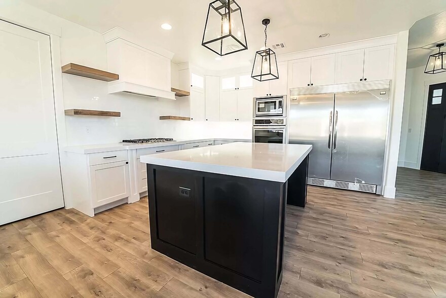 Kitchen - 3685 W 2510 S