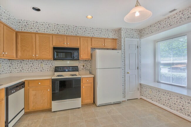 Building Photo - 1482 Ashland Dr