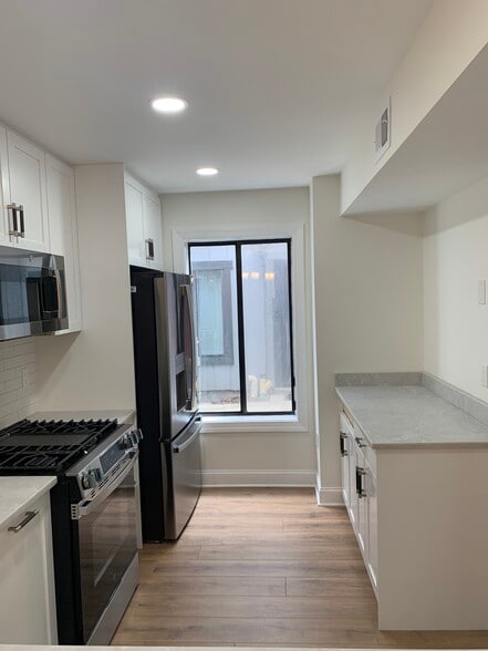 Building Photo - 35 Windbrooke Cir