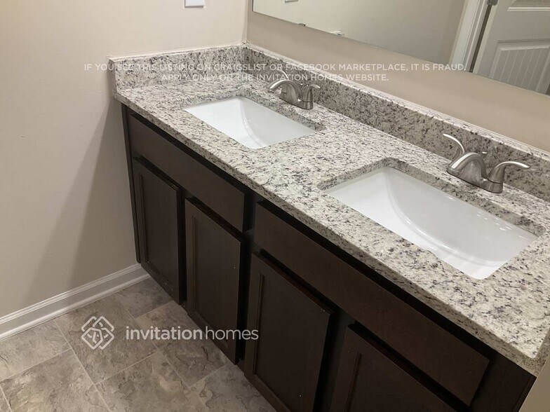 Building Photo - 919 Lilfield Ln