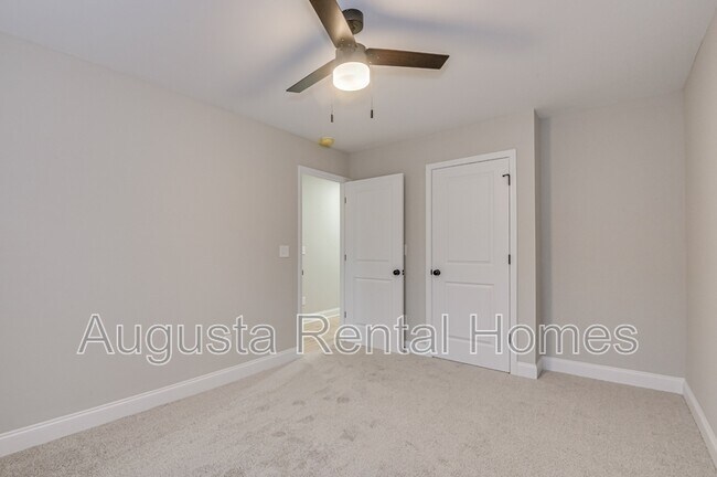 Building Photo - 34 Sherman St