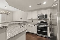 Building Photo - Upscale Condo | 3 Bed / 2 Bath | Garage | ...