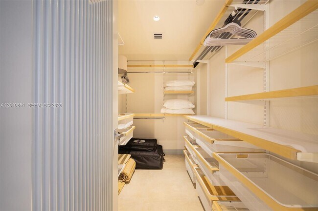 Building Photo - 5875 Collins Ave