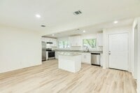 Building Photo - 408 Gardenia St