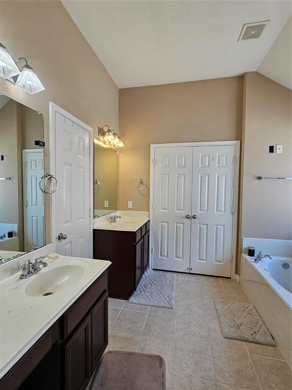 Building Photo - 10 Atascadero Dr