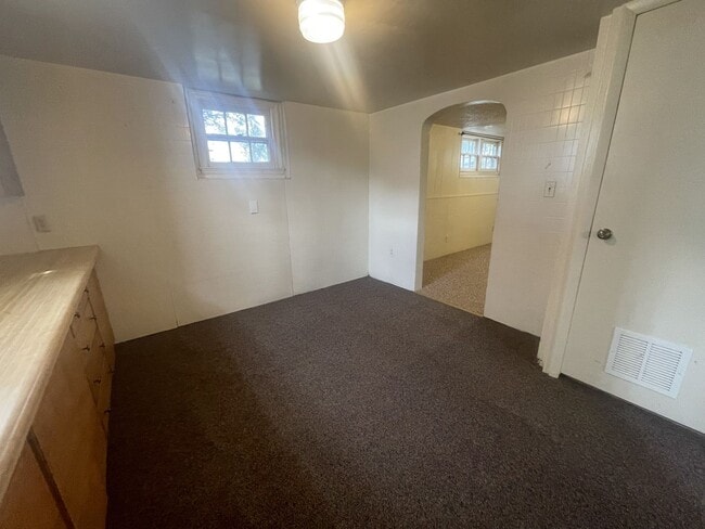 Building Photo - Two Bedroom, One and half bathroom house! ...
