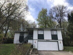 Building Photo - Stunning 3 Bedroom 2 Bathroom Home in Burn...