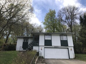 Building Photo - Stunning 3 Bedroom 2 Bathroom Home in Burn...