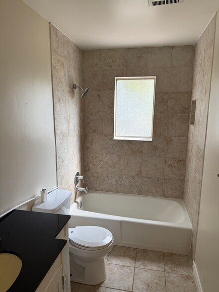Building Photo - 9314 Whisper Pt