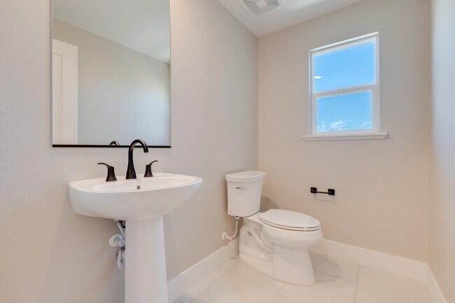 Building Photo - 1416 Venice Ter