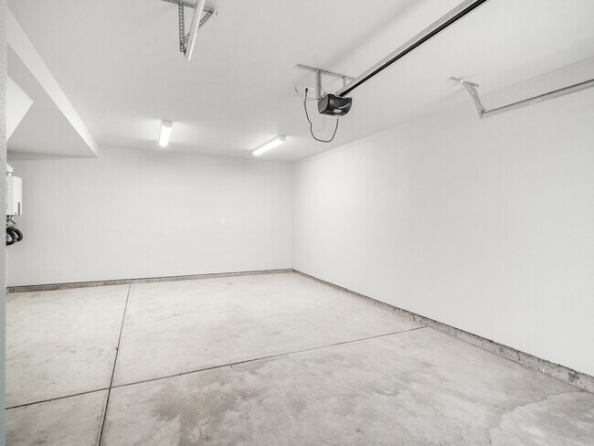 Building Photo - $500 off 1st month! Beautiful, brand spanking new 2-bdrm/2.5-bath duplex townhome! W/D, garage, q...