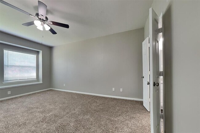 Building Photo - 17907 Timber Crossing Ln