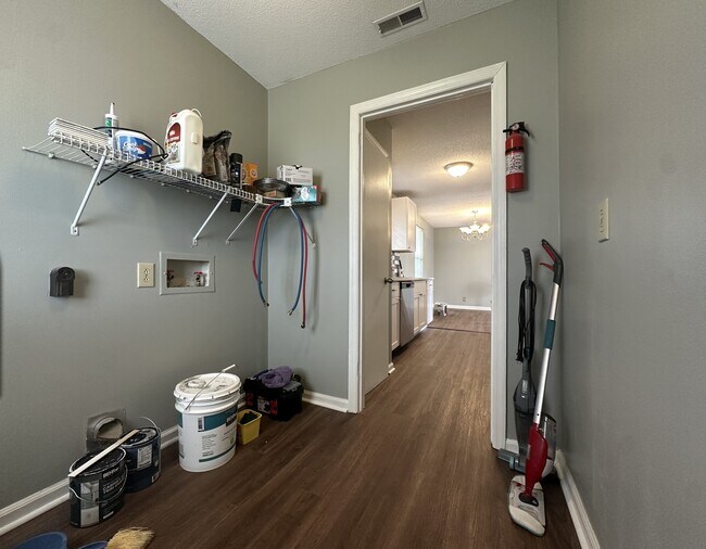 Building Photo - 361 Dupuis Dr