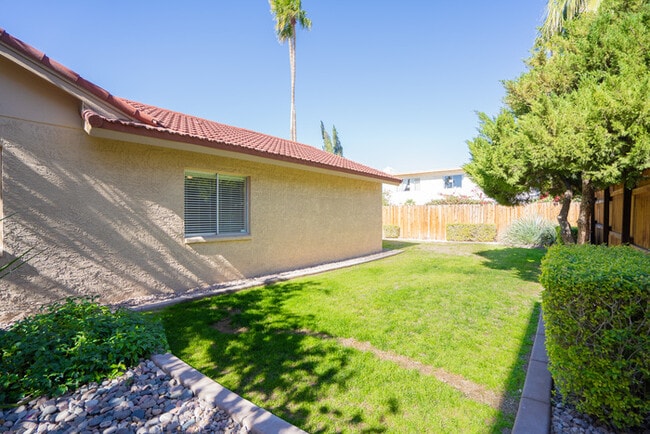 Building Photo - 1610 E Windjammer Way